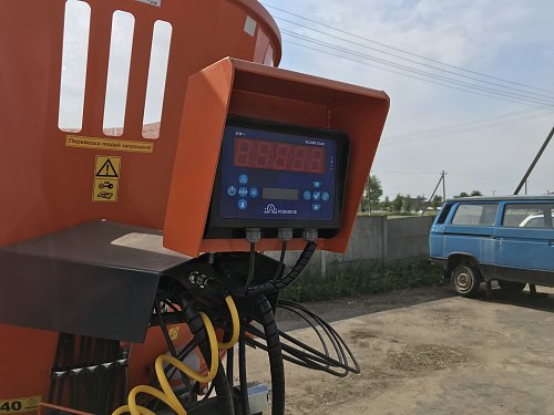 Кормосмеситель вертикальный КС-900