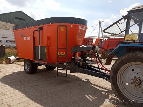 Кормосмеситель вертикальный КС-1500